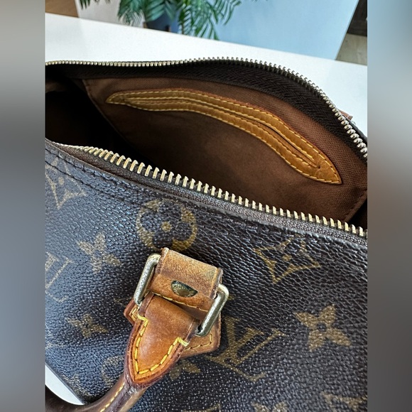 Authentic LV Speedy 25 cir 2009 - Picture 6 of 13
